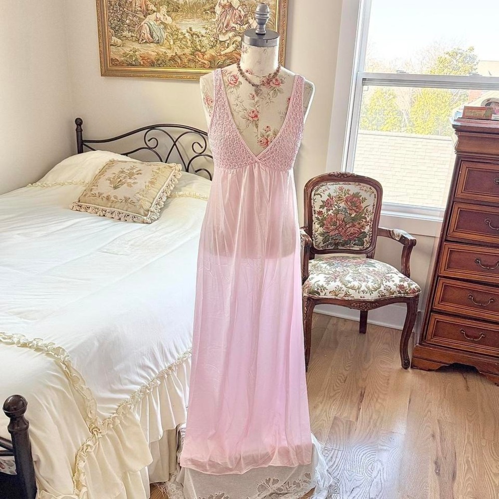 70s pink sleeveless long nightgown Kayser size large